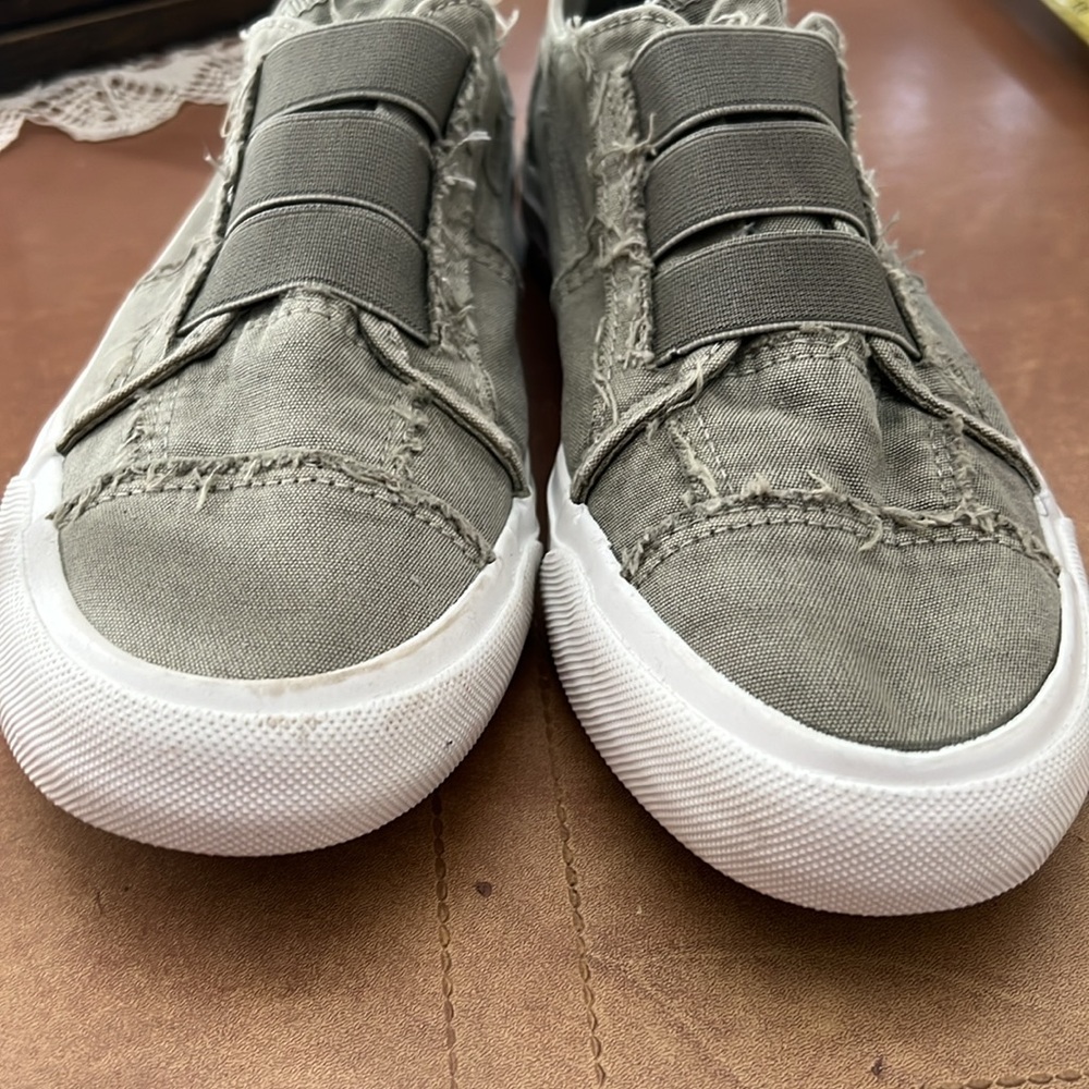 Blowfish canvas shoes like new sz8 - Picture 4 of 4